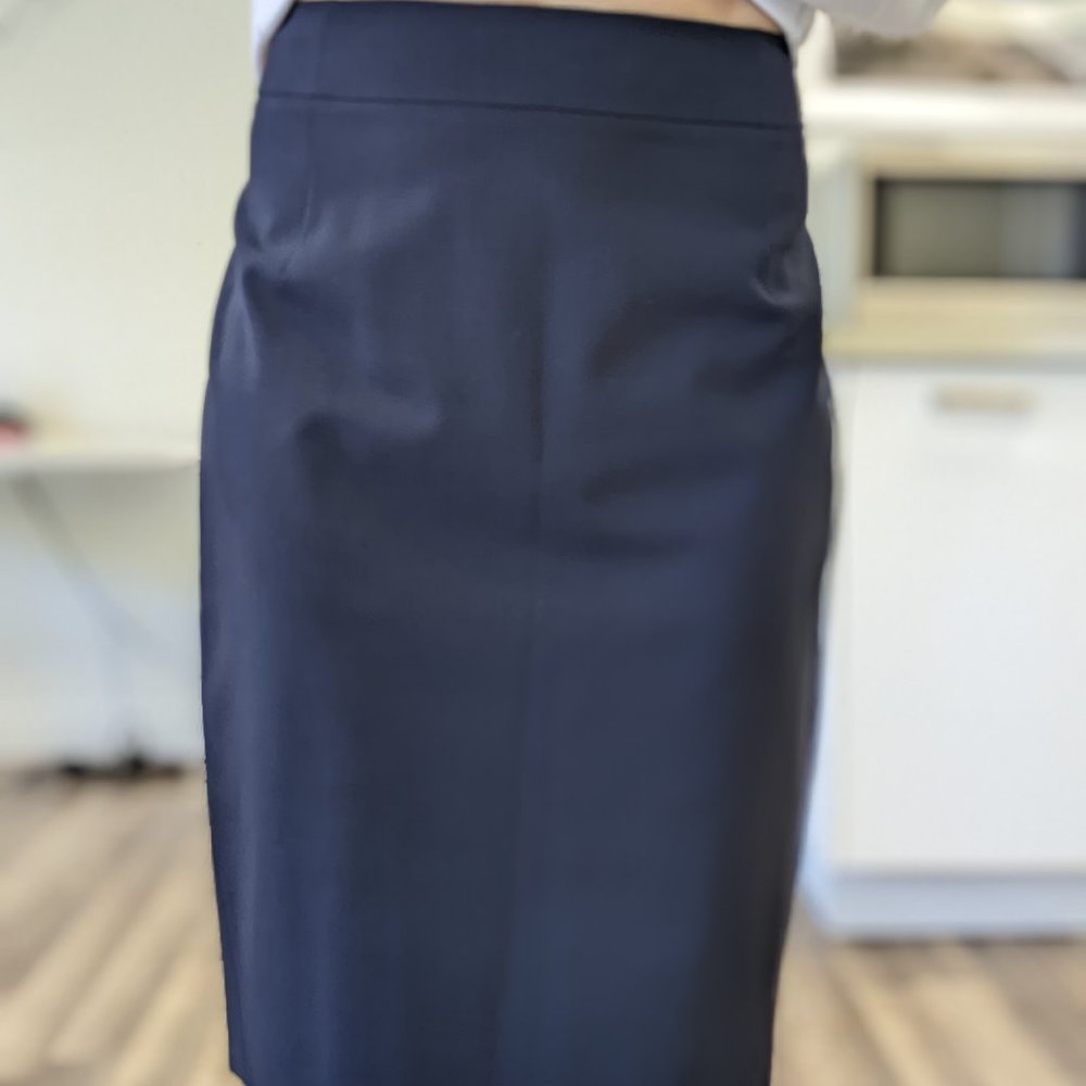 Theory Pencil Skirt in Good Wool - Knee Length Skirt Drk Blue-4